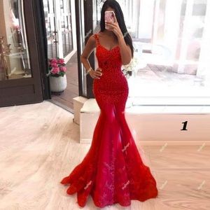 Mermaid evening red dress. Beads & appliqués. Vestido de fiesta de noche.